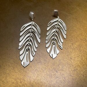 Kendra Scott Gold Leaf Earrings